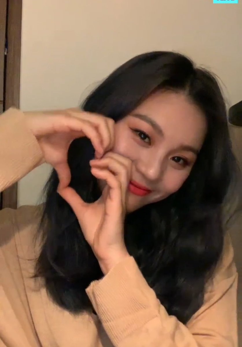 김예원 얼굴 tweet media