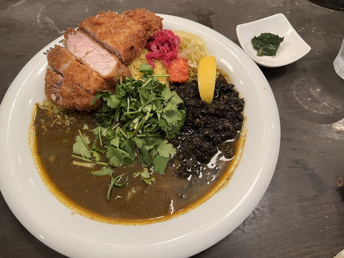 わいや tweet media