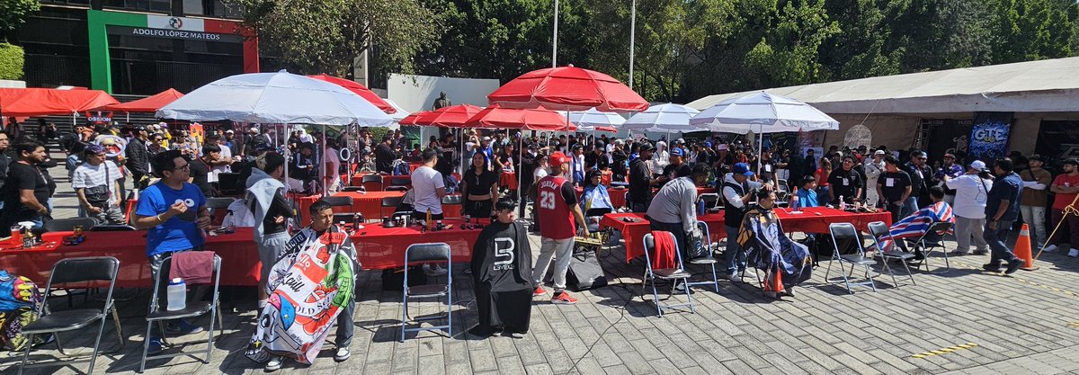 MaxtaGlez's tweet image. Se vivió el 1er evento de #ImpulsoUrbano, una serie de batallas en la barberia que conjunto, arte y mucho urbanismo en el @PRI_Nacional, cientos de jovenes se dieron cita para demostrar que la barberia es mucho mas que cortes de cabello, es todo un estilo de vida.