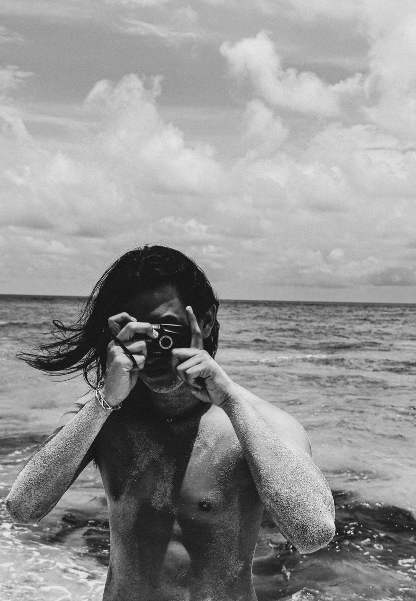 strangetidess's tweet photo. summer in march https://t.co/WlUHKJMoiN