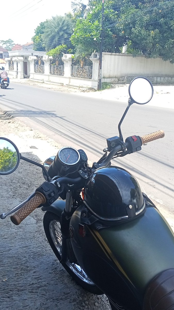 Ramdhony9's tweet photo. 10:35 sampe purwakarta..rest lagi,cuaca panas poll,jalur udh mulai nanjak trs https://t.co/ufvxBfVFrL