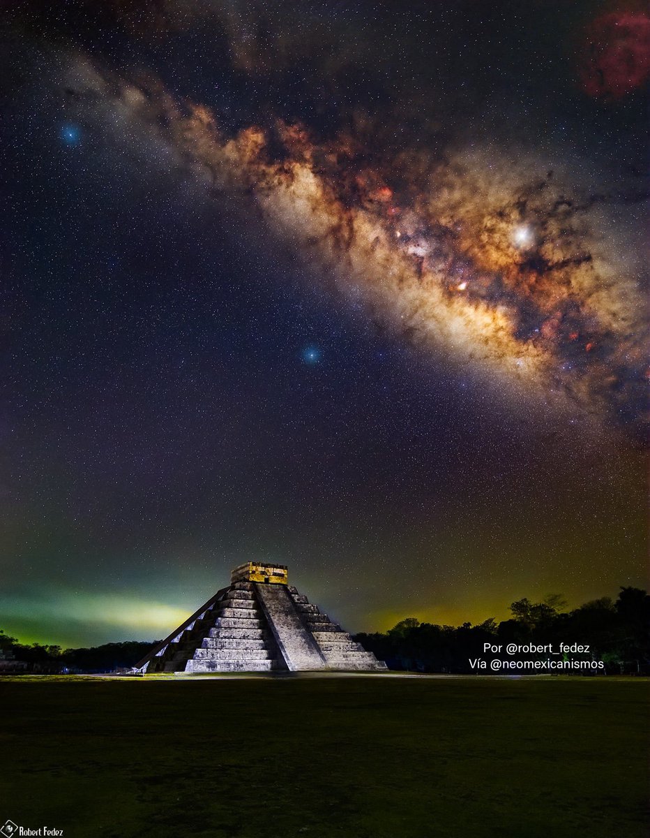 Chichén Itzá y el cosmos en el Equinoccio de primavera 🌌 el descenso de Kukulkán :::: por @robert_fedez #neomexicanismos