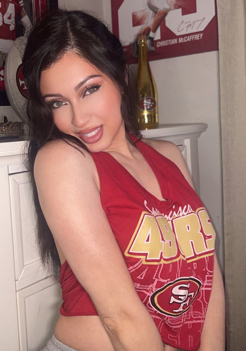 ❤️J O V A H N A💛 tweet media