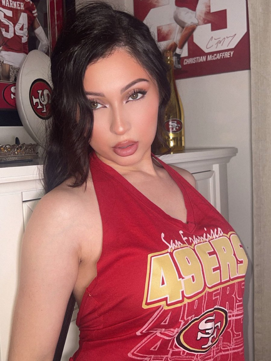 ❤️J O V A H N A💛 tweet media