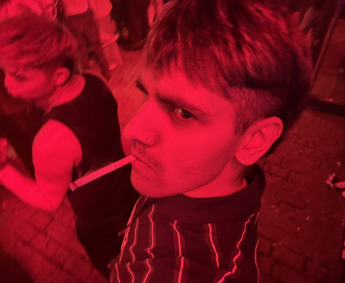 zak tweet media