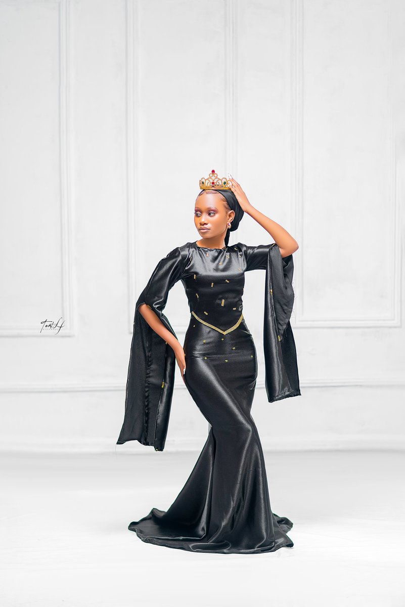 Miss T£e 🦋 tweet media