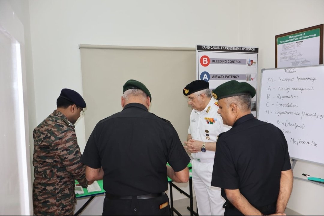 PRODefRjsthn's tweet image. Surg Vice Admiral Vivek Hande,DG(Org &amp;amp; Pers),Maj Gen Amul Kapoor,Sr Conslt(Med) @dgafms_mod visited Fd Hosp #JODHPUR &amp;amp; assessed Op Readiness. Lauded YODHA RAKSHAK COMBAT CASUALTY CARE PGME,innovations enabling fast PATIENT EVAC &amp;amp; RESUSCITATION at Fwd Surgical Centre
#KonarkCorps