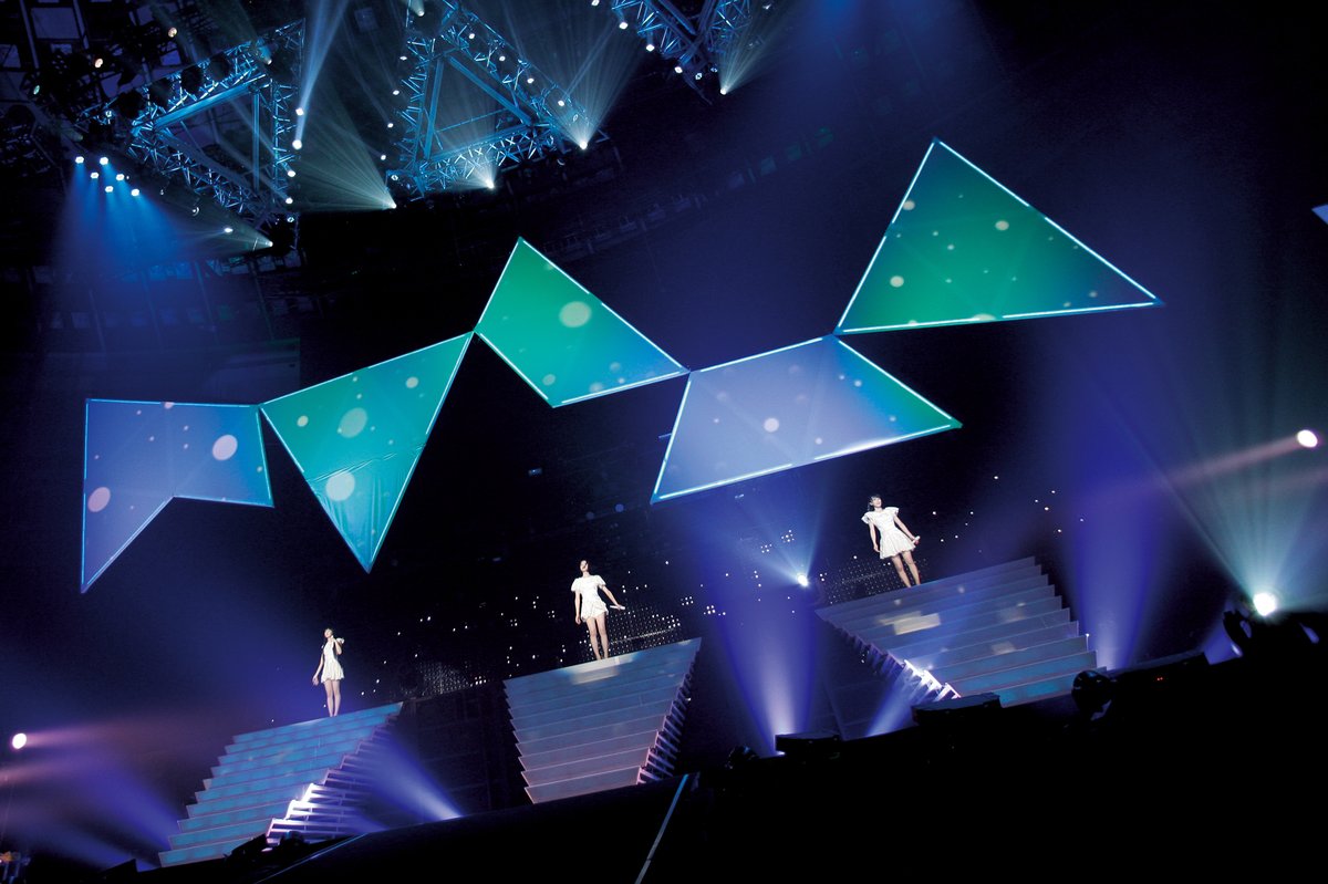 Perfume_Staff's tweet photo. #この日のPerfume
ご参加いただき
ありがとうございます🧚🏻‍♀️

本日の14年前
2012.03.24
'Perfume 3rd Tour "JPN" '
静岡エコパアリーナ公演
 
この日、みなさんは
何をしていましたか。 

#prfm https://t.co/nnr1C2V6OI