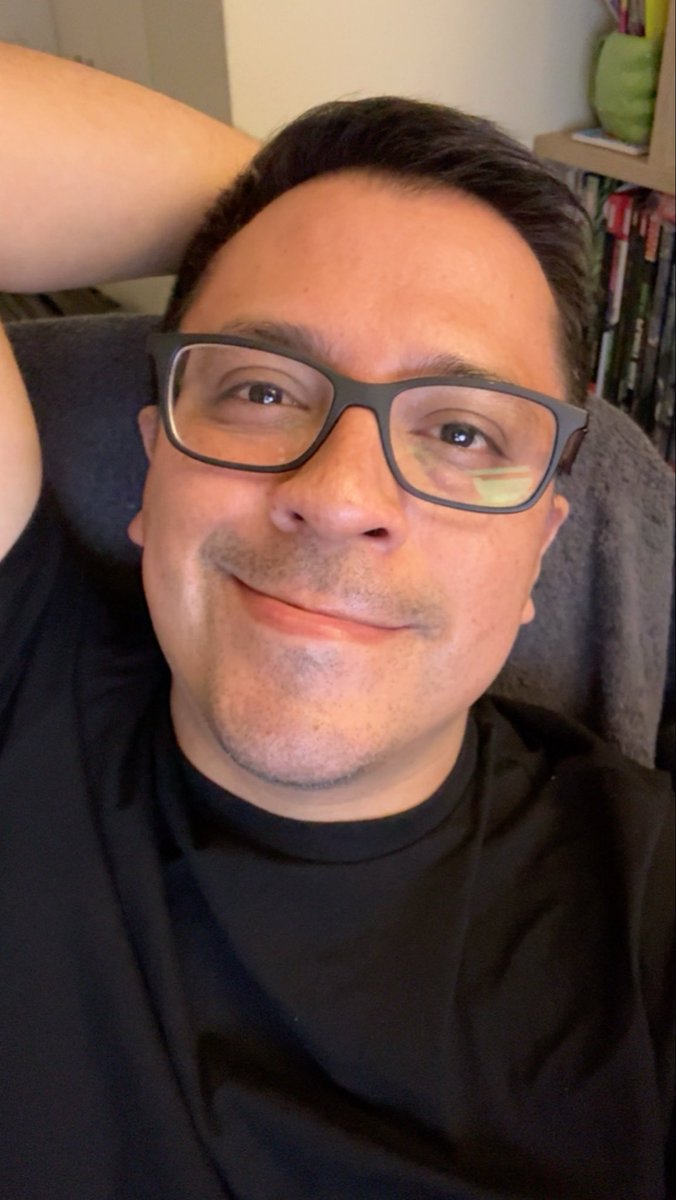 coghulk's tweet photo. Sunday night 🤓 https://t.co/K4qQDSni3G