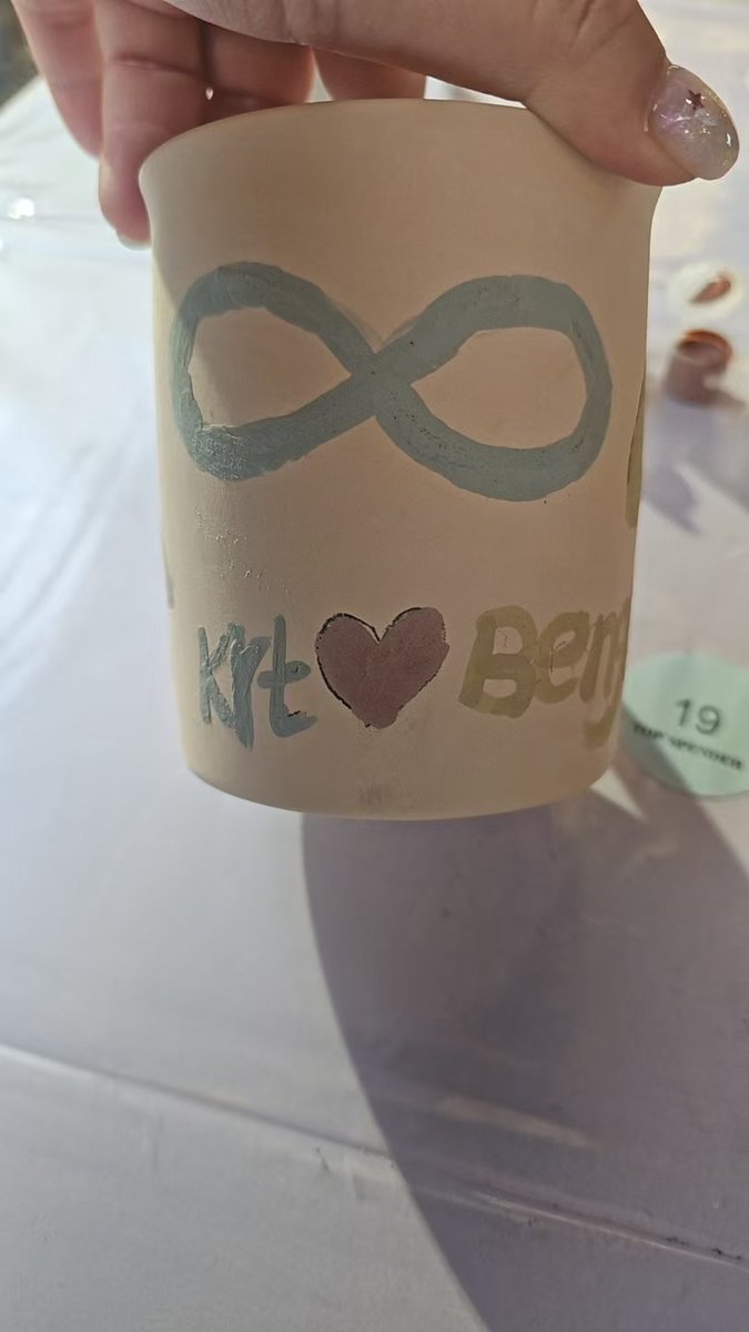 Precious memories with you.🩷

POOH X FRIENDLY ME WORK SHOP

#FriendlyMeWorkShopDayxPooh
⭒˚｡ #ppoohkt | <a href="/ppoohkt/">Pooh</a>  🐶
        #PooHHooPers 𝇋♡︎𝇌