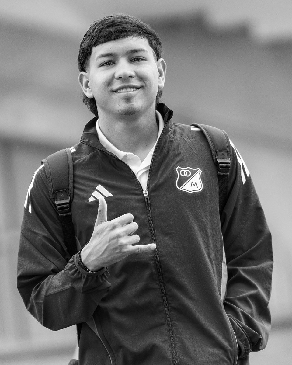 Millonarios FC informa que el pasado sábado 21 de marzo el jugador Santiago Castrillón sufrió un colapso durante un partido del Torneo Nacional Sub20.  

Inmediatamente fue atendido por los médicos del equipo y trasladado en ambulancia a un centro hospitalario de alta complejidad