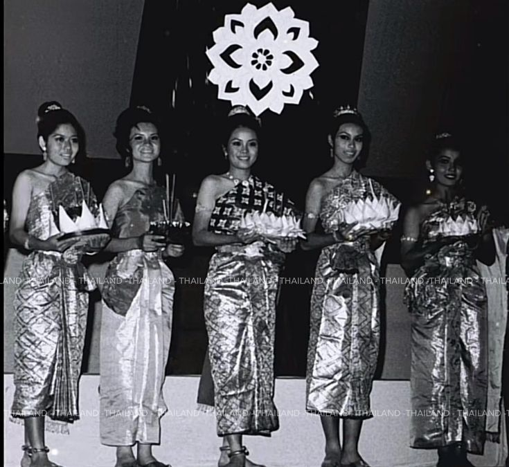 จจ ◡̈ ☁︎ *. 🌻🐈‍⬛ tweet media