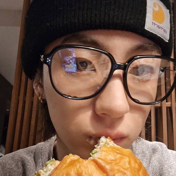 ᵀᵗ· tweet media