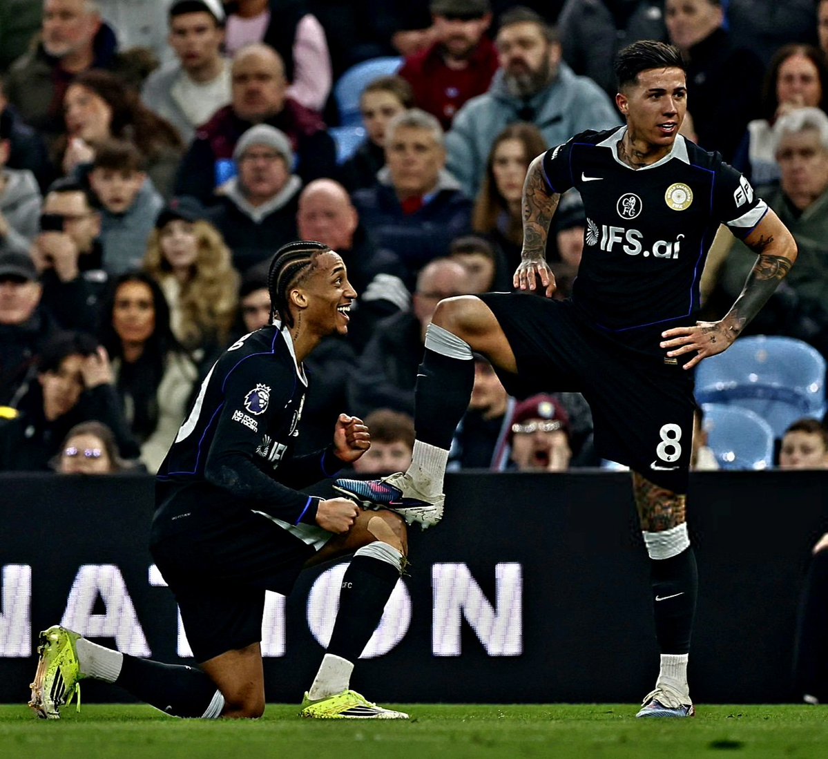 ①⑧⑧⓪ tweet media