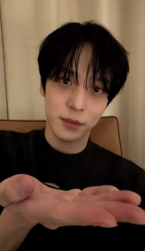 oopsyygirl's tweet photo. Grant your wish.
-> 2.5k words
-> no angst, only comfort
-> first kiss
-> attempt at humor
-> https://t.co/05jvpudUGg https://t.co/XYXr1uxlmM