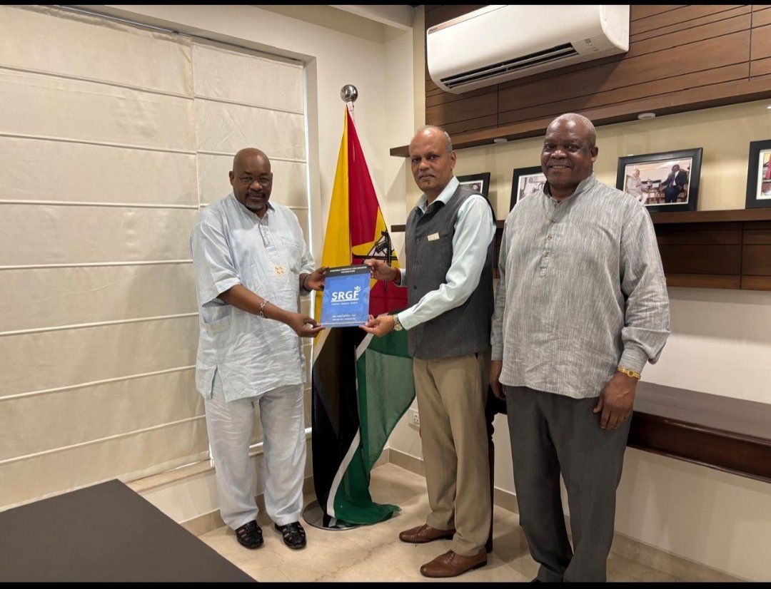 srgfconnect's tweet photo. @srgfconnect &amp; Mozambique High Commission explore opportunities. Gen A Kashid &amp; Ms Wanda Ritse of SRGF &amp; Mr Izidio Rafael Assamundine, First Secy &amp; Col Luis Macuacua, DA of Mozambique met to discuss collaborations in various fields. 
#Mozambique #bilateral #partnerships https://t.co/cLfSHjHlFZ