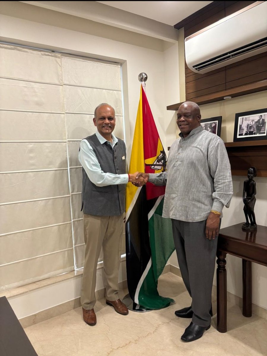 srgfconnect's tweet photo. @srgfconnect &amp; Mozambique High Commission explore opportunities. Gen A Kashid &amp; Ms Wanda Ritse of SRGF &amp; Mr Izidio Rafael Assamundine, First Secy &amp; Col Luis Macuacua, DA of Mozambique met to discuss collaborations in various fields. 
#Mozambique #bilateral #partnerships https://t.co/cLfSHjHlFZ