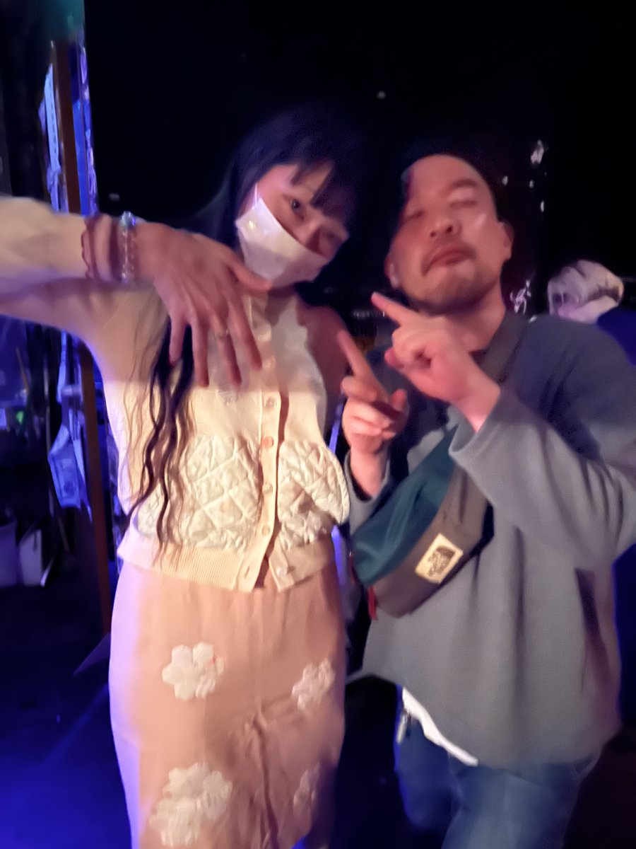 L O O L O W N I N G E N tweet media