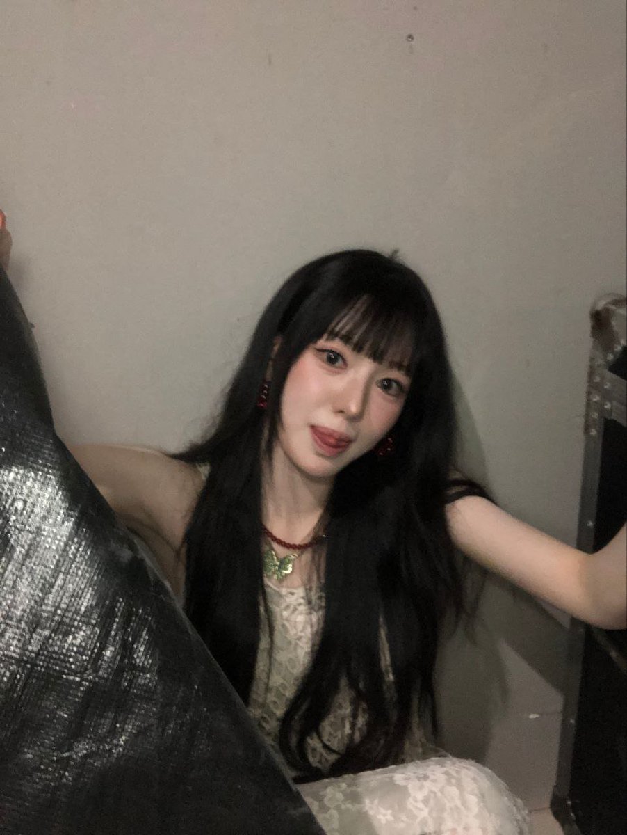 𝐈𝐯𝐲. tweet media