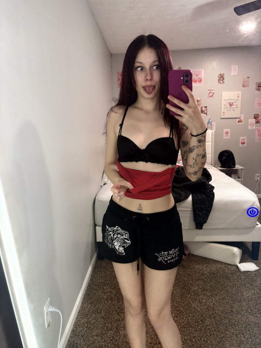 aliceberly12's tweet photo. my toxic trait is being too hot cute sexy and nice https://t.co/k5246vVL2v