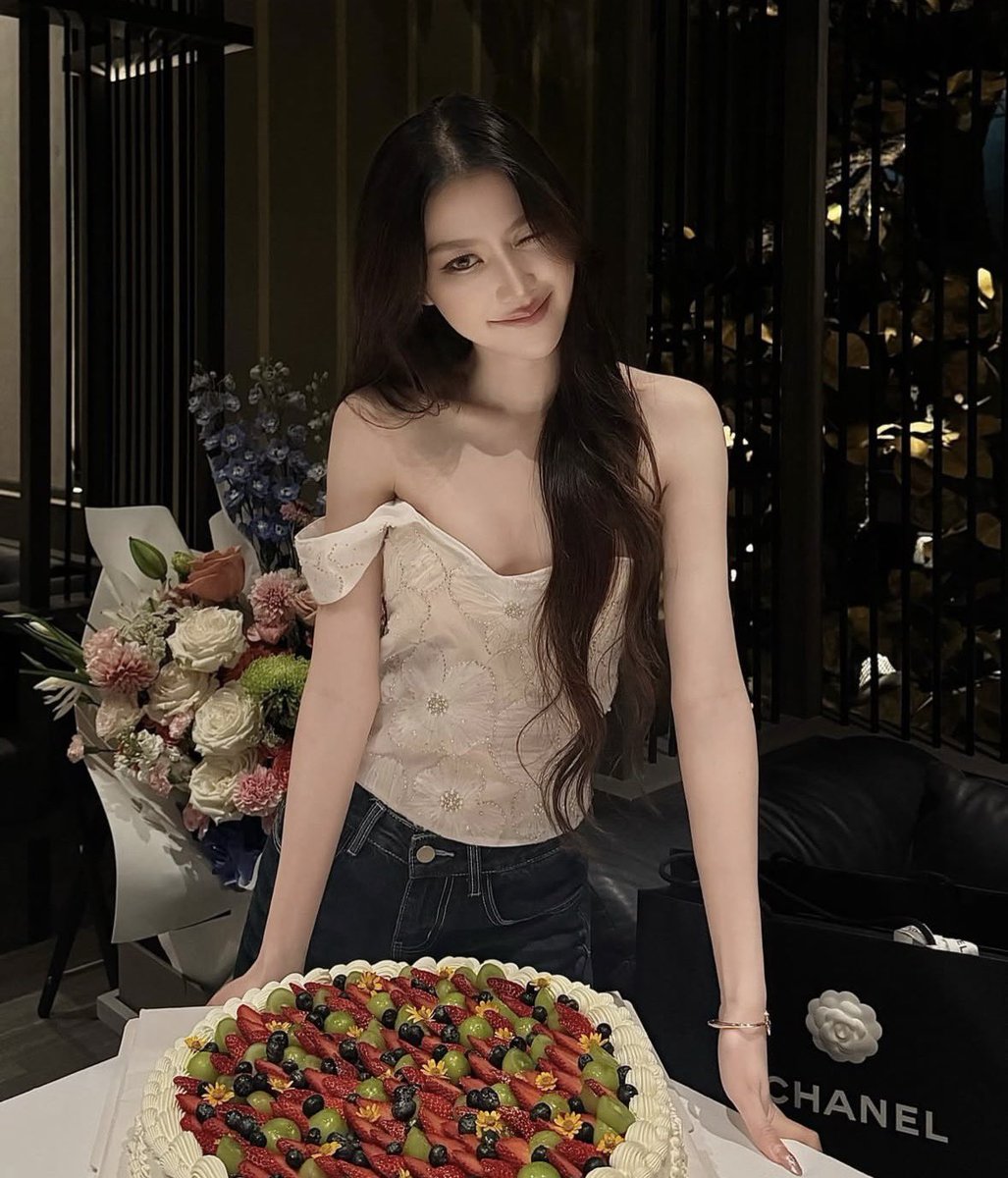 YolkCryy's tweet photo. ส่งต่อ sunfab birthday collection (m) 830รสค่า คุ้มมากค่าใส่ครั้งเดียว ในช้อปพันกว่า #ส่งต่อsunfab #sunfab #Duexส่งต่อ #feelfree #เสื้อผ้าแบรนด์ไอจี https://t.co/ityITTr31G