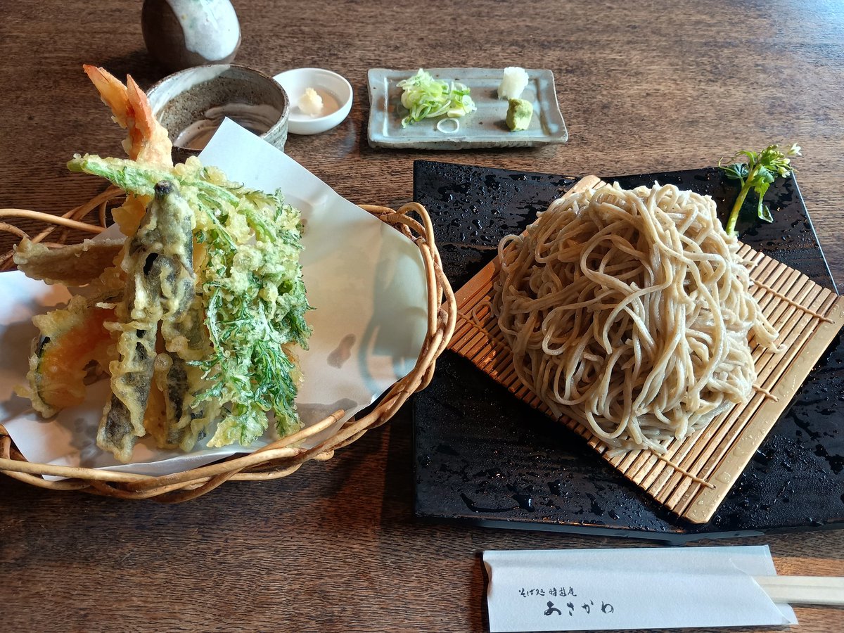 lain_FFXIV's tweet photo. ちょっと贅沢ランチ😋 https://t.co/6zpNPa3GQV