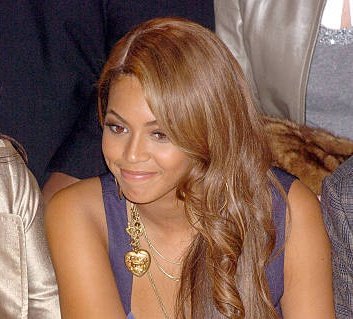 beyoncé hourly 𐚁ིྀ 🍏ৎ୭˚˖٠ tweet media