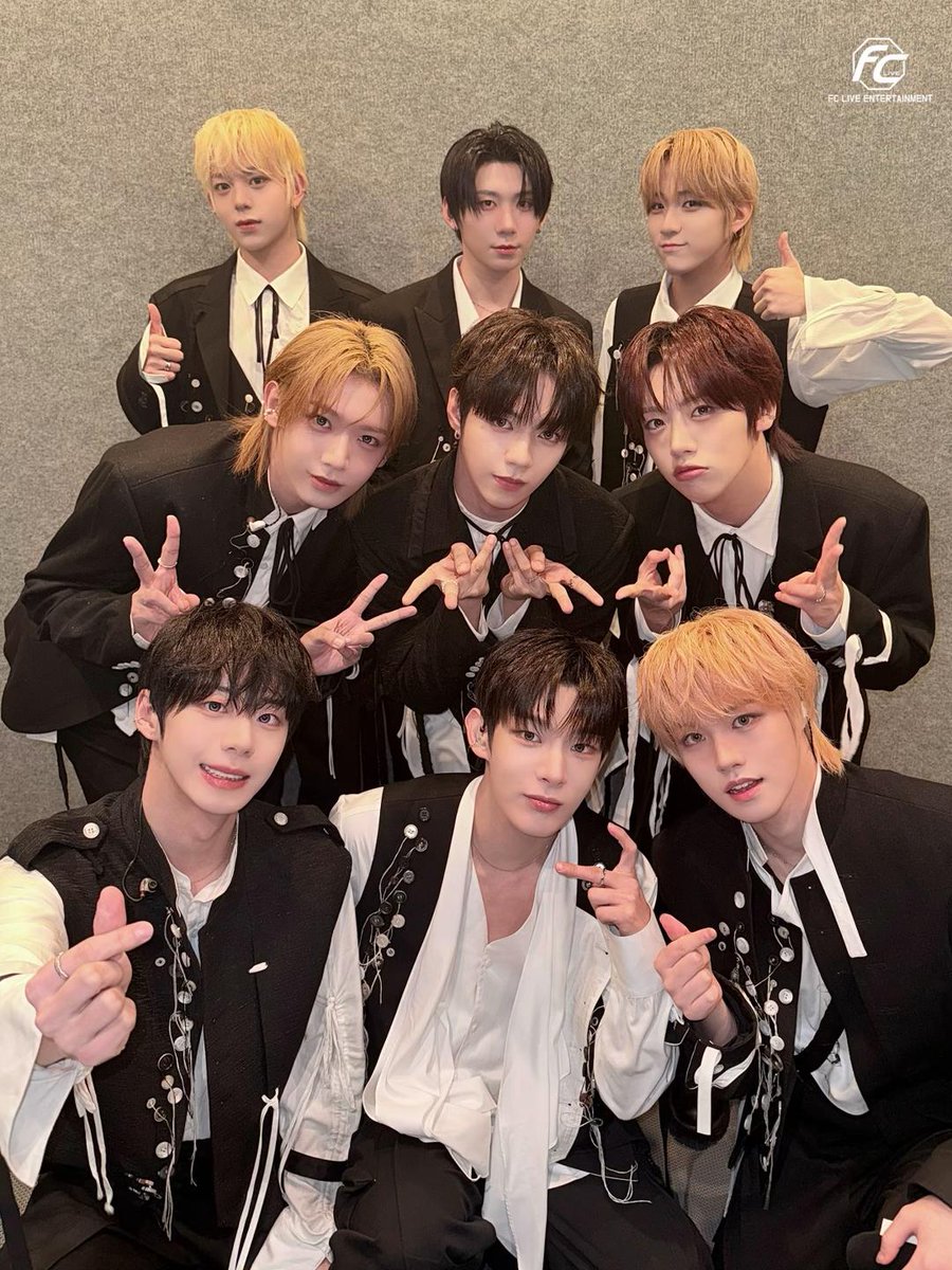 ๋ฌ๋ณ tweet media