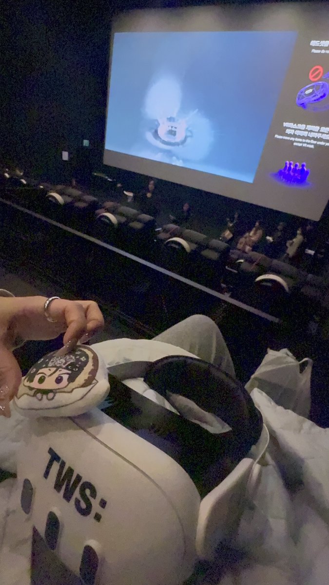 a11xfyou's tweet photo. 도룽이 보러가자 🥺🥺💕💕💕 https://t.co/Ec02jJeVrN