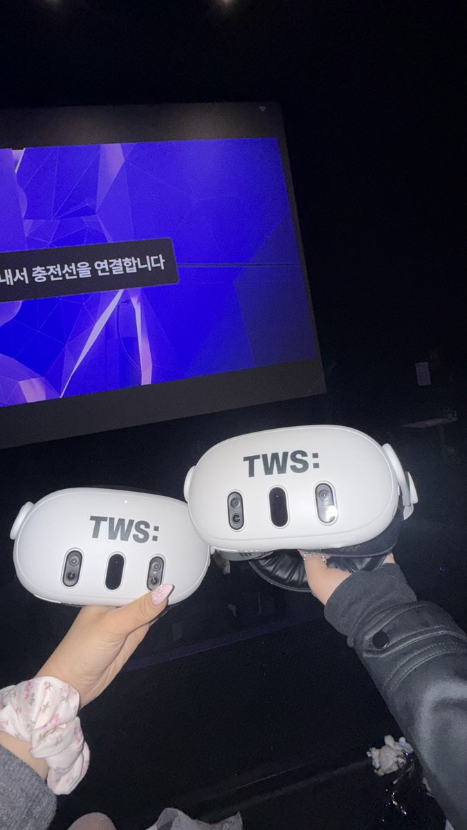 a11xfyou's tweet photo. 도룽이 보러가자 🥺🥺💕💕💕 https://t.co/Ec02jJeVrN
