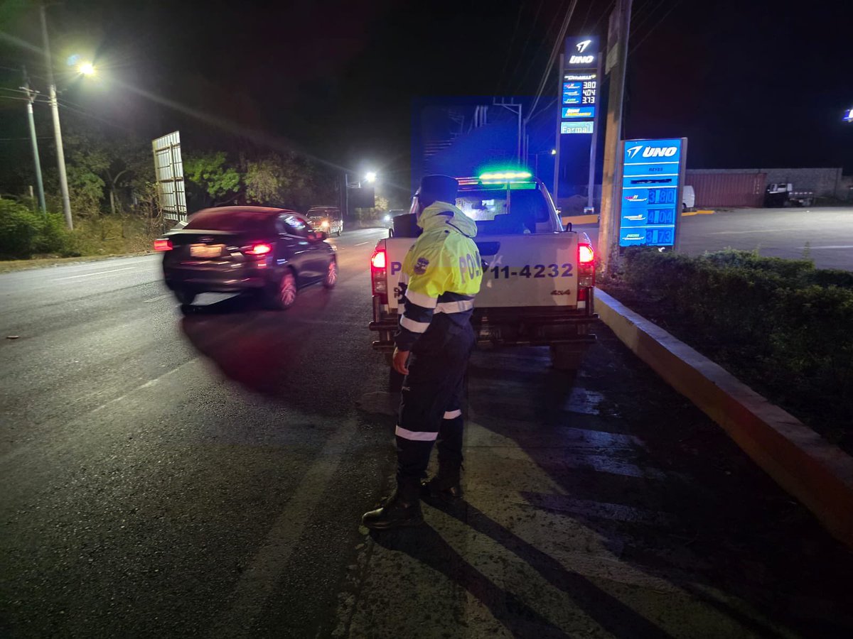 PNC El Salvador tweet media