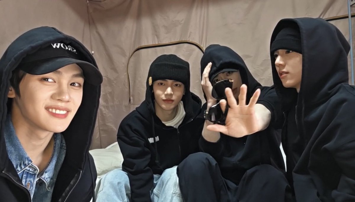 앤더블 좋아서 ㅁㅊ겟다 머리가리고 신인행위 하는것도 존나재밌긔ㅅㅂㅅㅂ