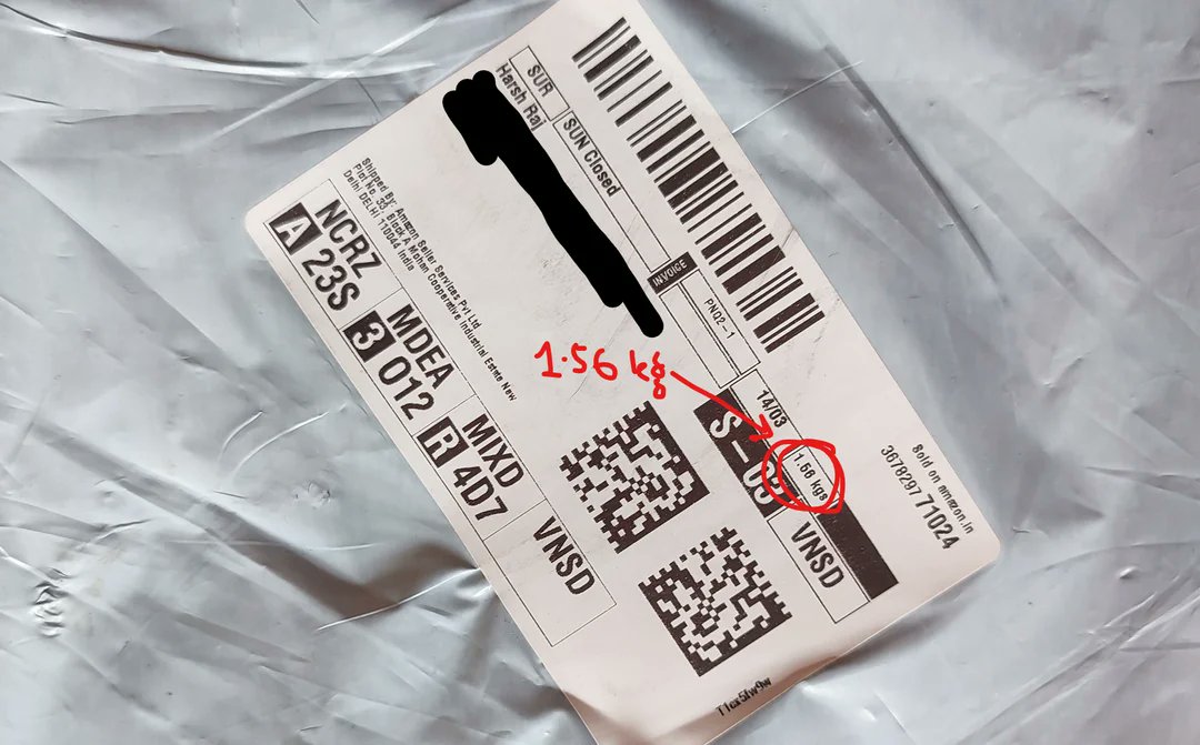 एक Indian Buyer ने Amazon से $3200 यानि ₹3 लाख का RTX 5090 खरीदा

लेकिन पार्सल खोलने पर 1Kg का घड़ी डिटर्जेंट डिलीवर है

लड़के ने Complaint की तो Amazon ने Refund करने से मना कर दिया

जबकि लड़के ने Unboxing की वीडियो भी बनाई है

Amazon ने कहा हमने तो सही Item भेजा...See more
