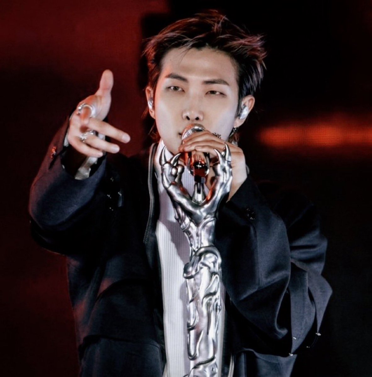 Liv⁷ met hobi | ㉧㉣㉣ | ❤️🤍 tweet media