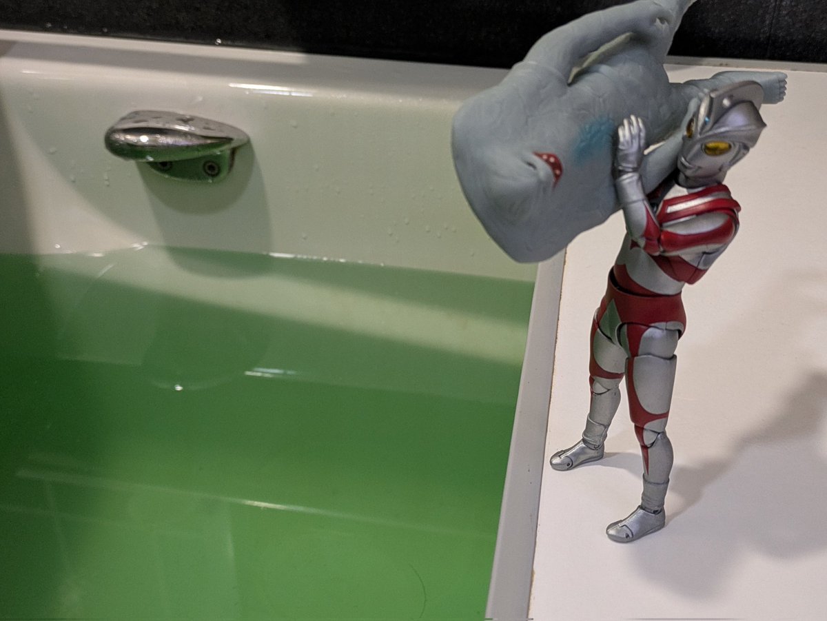 シン・特撮さん tweet media