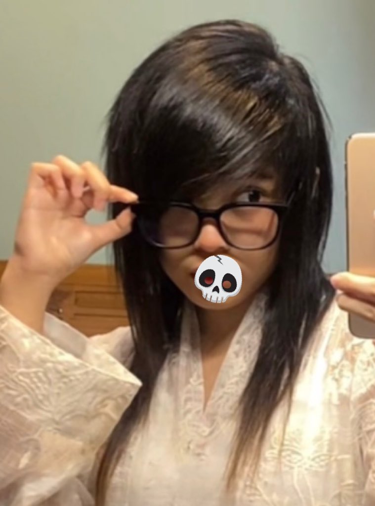 KEN 🦴🦄🐾 Banned 4 a week.. tweet media