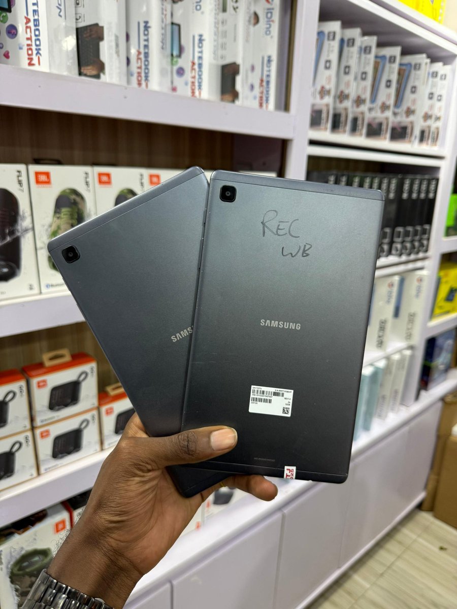 JAMES E • tweet media