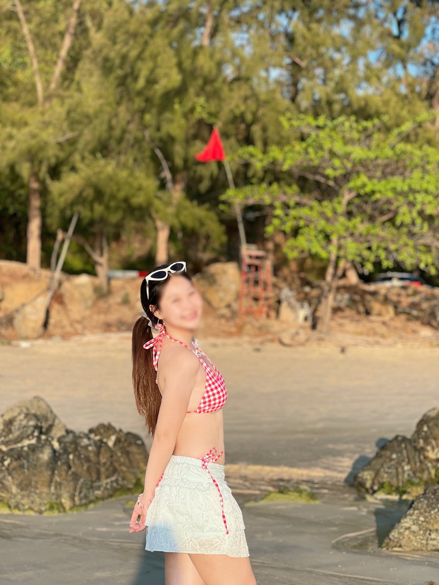 Hi We’re couple tweet media