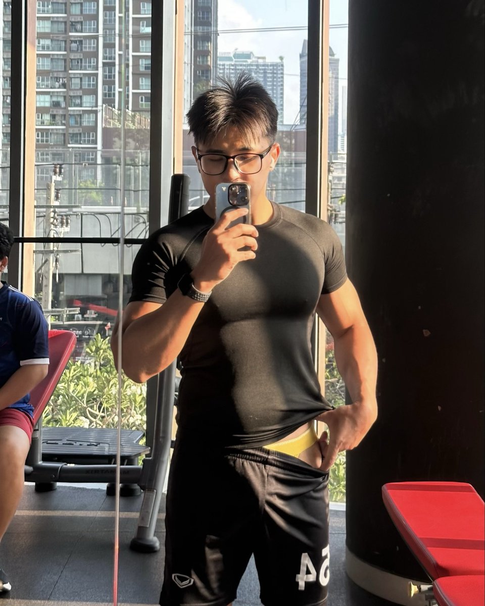 นนน (นน-นะ) tweet media