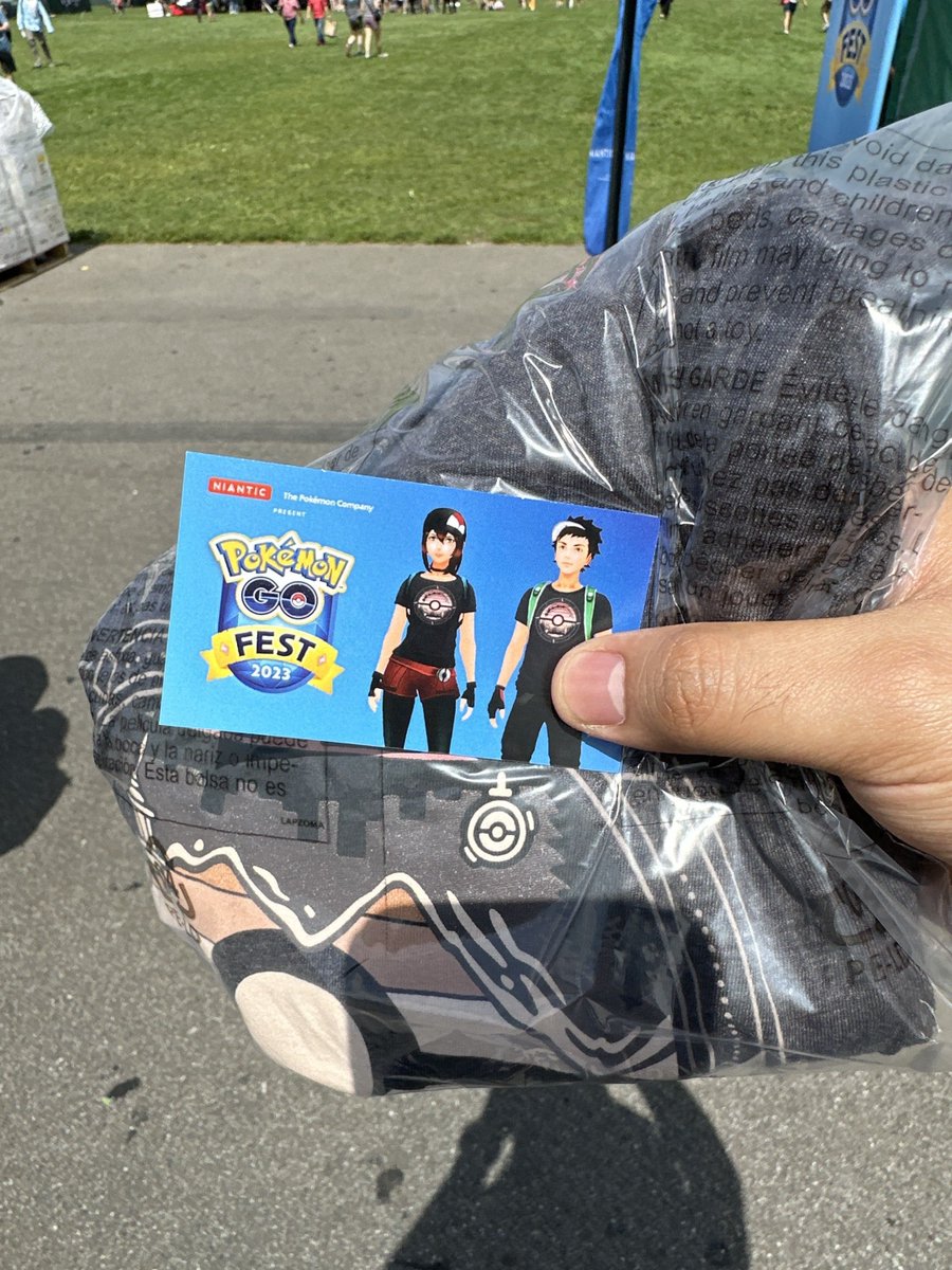 SushiRoll53's tweet photo. #GOMemories throwback to Summer 2023 NYC for GO Fest and Winter 2024 LA for GO tour!  #Sweepstakes

Fun memories and experience with my friends!

@PokemonGoApp https://t.co/Kd44JhkbOi