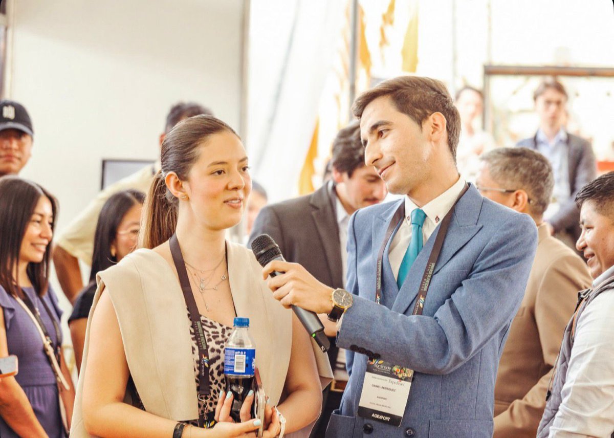 Danielrg_GT's tweet photo. Tuve el honor de conducir la subasta de café en el #CoffeeTrade2026 un espacio que refleja el enorme potencial del café guatemalteco en los mercados internacionales.

Gracias al sector de Cafés Diferenciados de @AGEXPORTGT por la invitación.

¡Nos vemos en una próxima edición!🙌 https://t.co/cU6BzxQYeJ