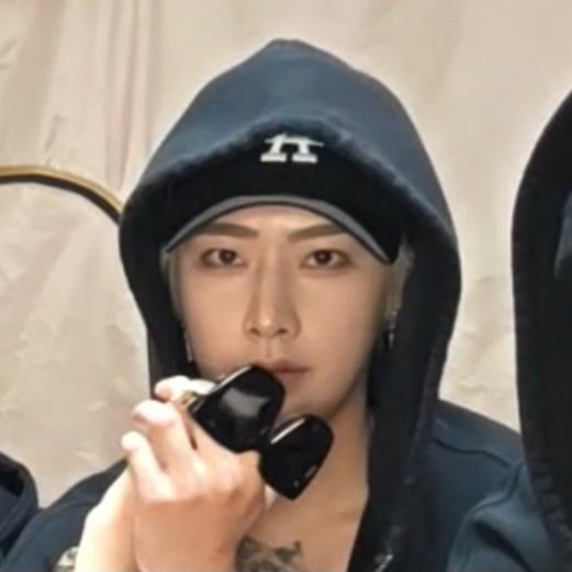 neon ☭ tweet media