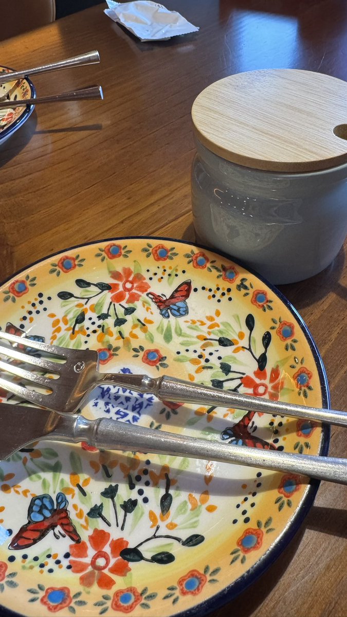 광진구 맛집 멕시칼리 다녀옴. 넘 맛있고 특히 저 뚜껑덮인 살사 소스가 킥임 간만에 찐맛집 ㅠㅠ