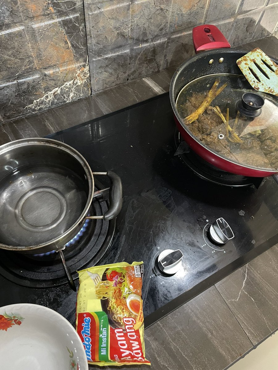 jeeEeEEee tweet media