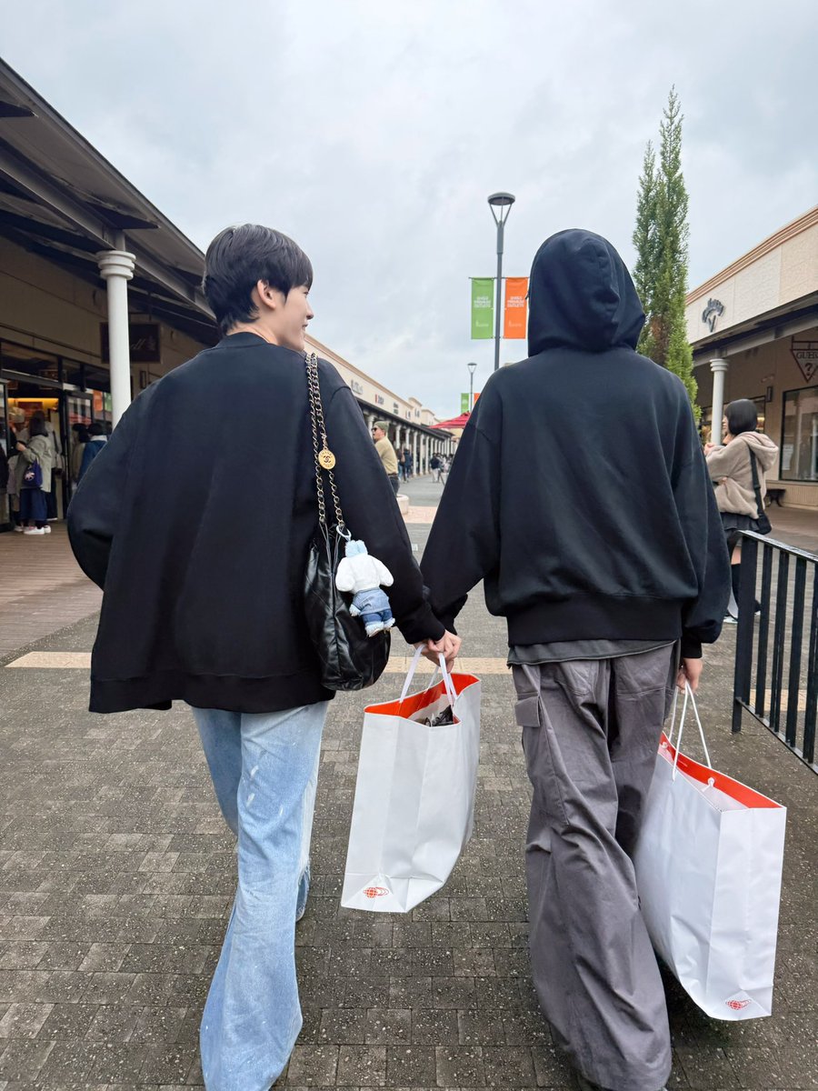 บู้ว 🐈⬛ ྀི tweet media