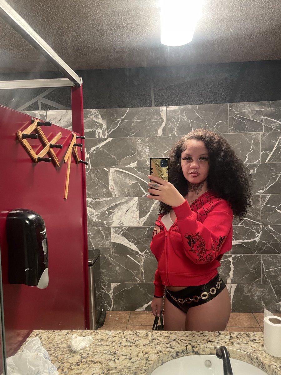 blindiiann's tweet photo. Supa hot 🥵❤️ https://t.co/irpERwsA5Z