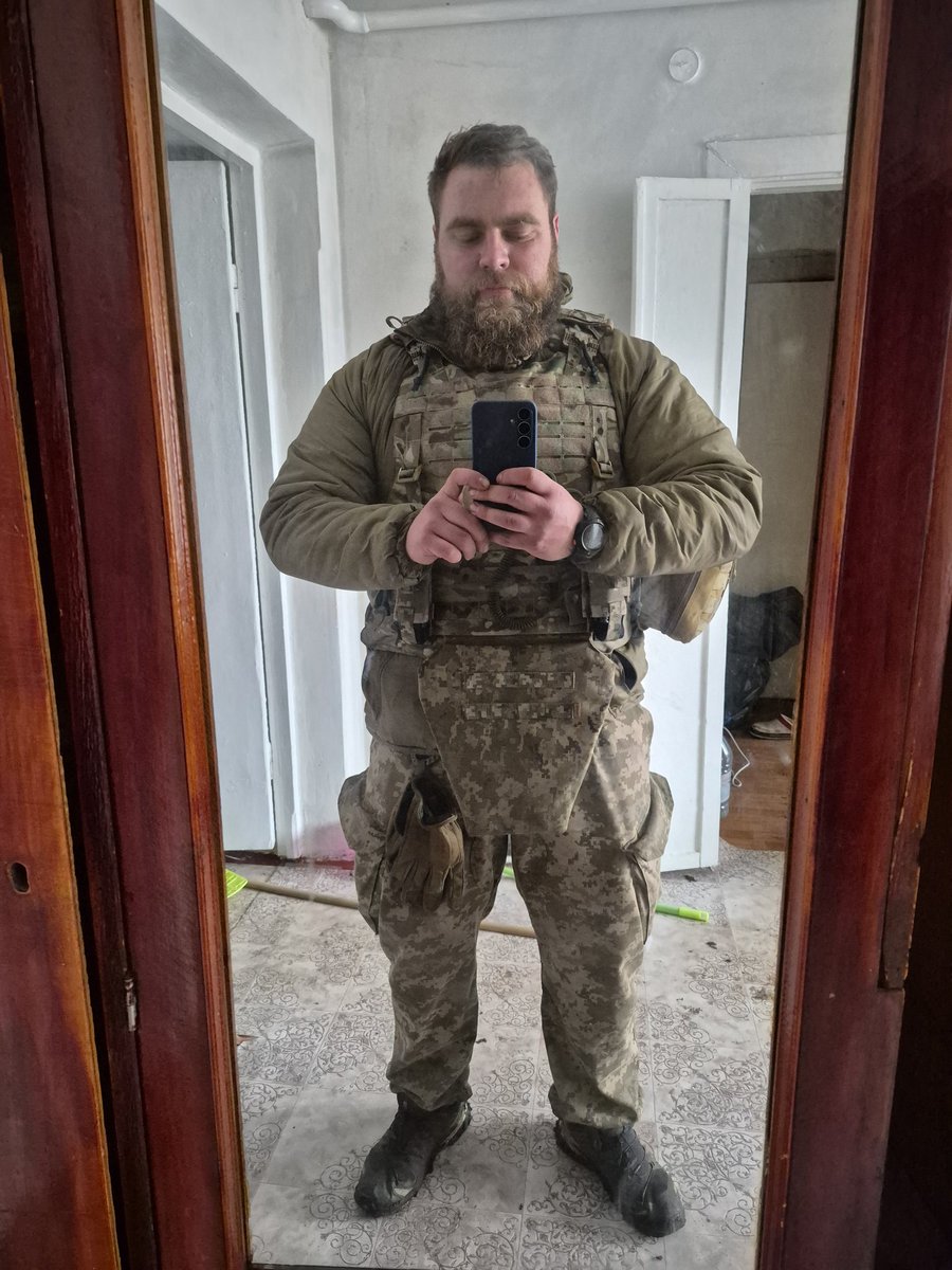 Бородате здоровило tweet media