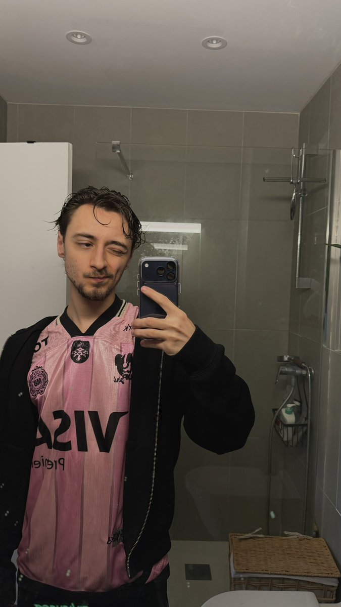 𝘼𝙣𝙩𝙤𝙞𝙣𝙚🪼 tweet media