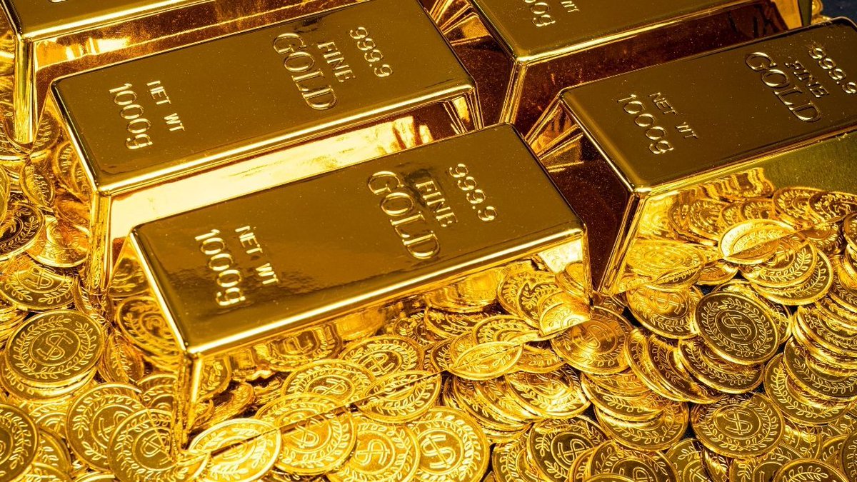 Altındaki Düşüş

Altın 5.600 dolarlara kadar çıkmıştı ama son günlerde aralıksız değer kaybetmeye devam ediyor. Yaşanan bu değer kaybının başlıca sebepleri:
- Savaş
- Petrolün değerinin artması
- Fed faiz artırım beklentisi
- Fiyatının şişmesi
gibi başlıca sebeplerin oluşu.
