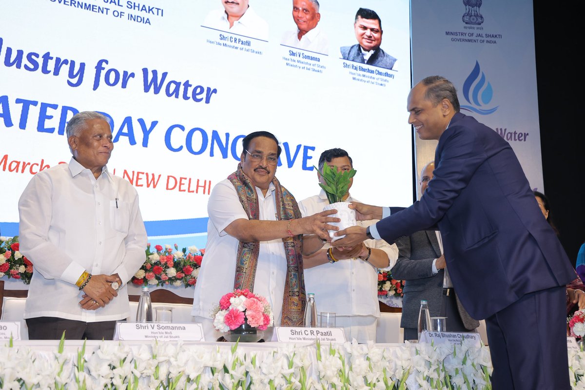 nwmgoi's tweet photo. Inaugural Session of #WorldWaterDayConclave was graced by the esteemed presence of the Hon’ble MoJS, Hon’ble MoS, Secretary of DoWR, DDWS & CSIR, along with distinguished Past Presidents of leading industry bodies such as ASSOCHAM & FICCI, and AS & MD, NWM https://t.co/RfRdMSRkqh